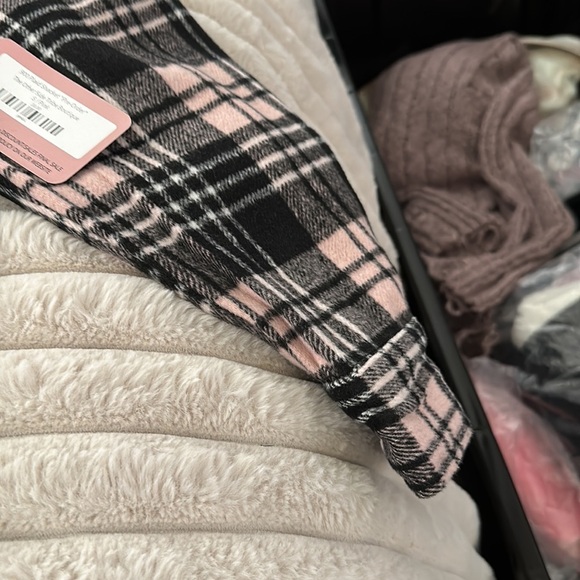 Size small pink Shacket - Picture 4 of 6